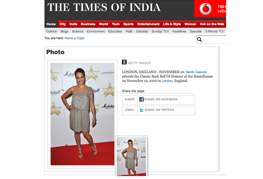 The Times Of India Slash Wins Classic Rock Awards Sarah Cawood Ciel Silver Grecian Dress